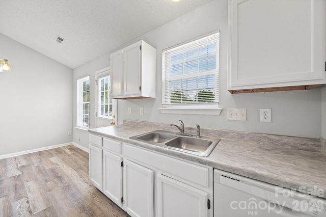 3716 Capps Hill Drive 19, Charlotte, NC 28216