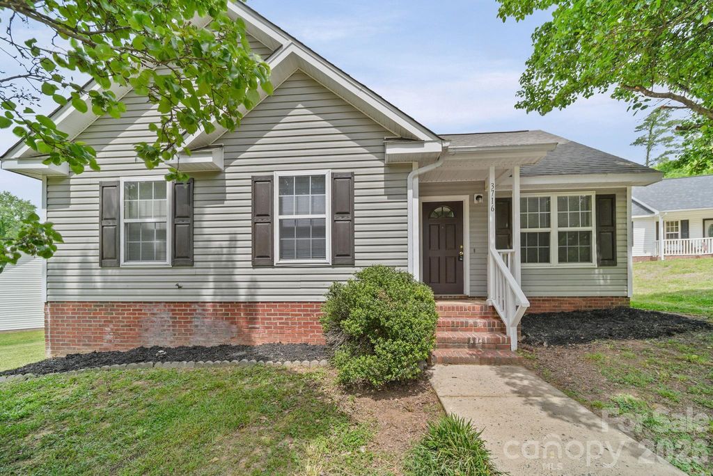 3716 Capps Hill Drive 19, Charlotte, NC 28216