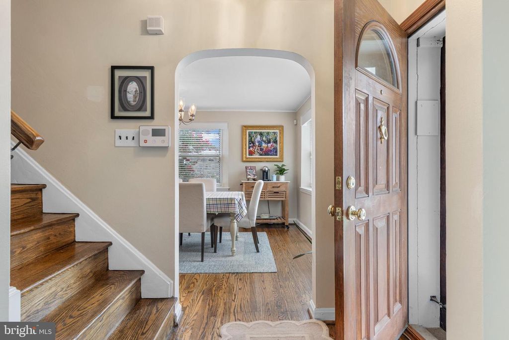4 LOWRYS LN, Bryn Mawr, PA 19010