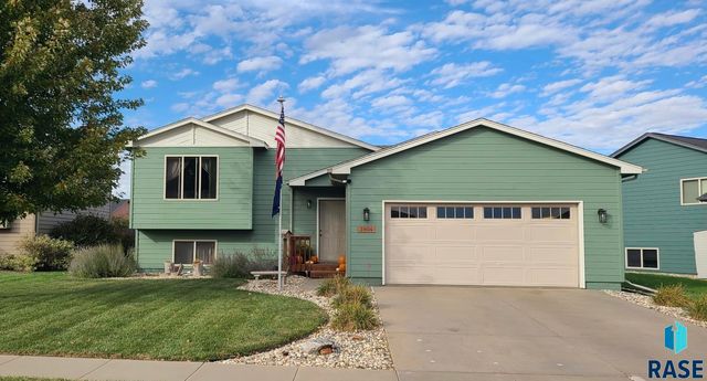 3904 W 93rd St Street, Sioux Falls, SD 57108