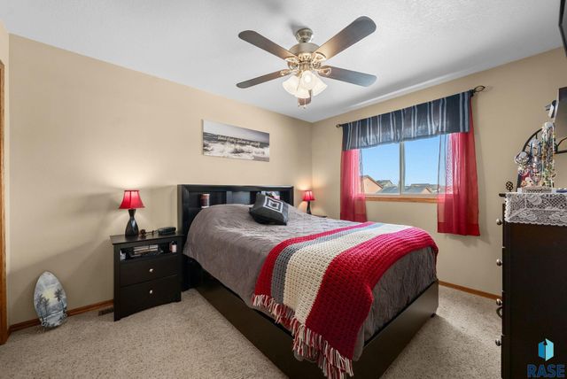 3904 W 93rd St Street, Sioux Falls, SD 57108