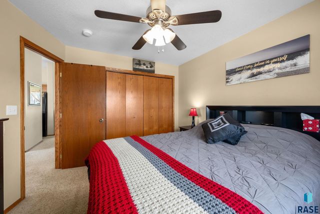 3904 W 93rd St Street, Sioux Falls, SD 57108