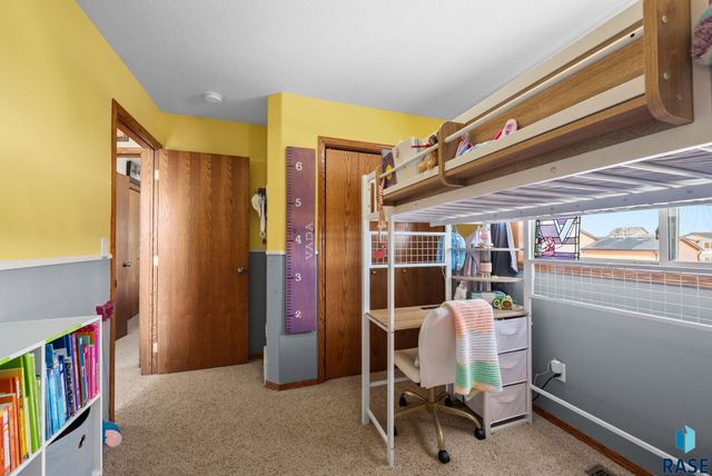 3904 W 93rd St Street, Sioux Falls, SD 57108