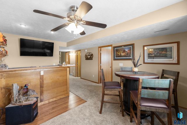 3904 W 93rd St Street, Sioux Falls, SD 57108