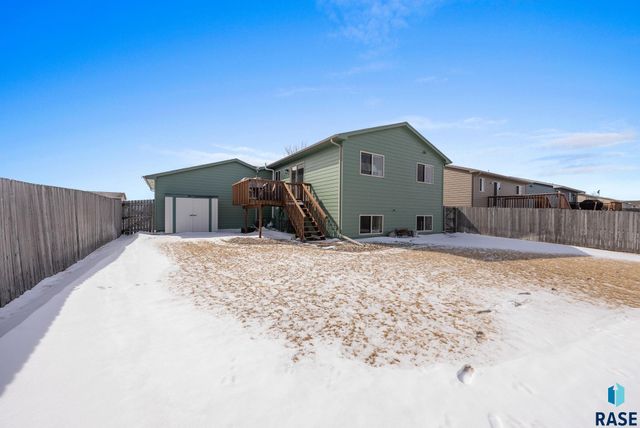 3904 W 93rd St Street, Sioux Falls, SD 57108