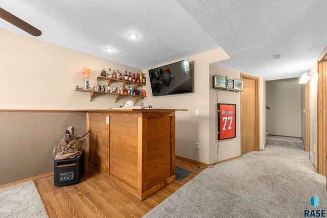 3904 W 93rd St Street, Sioux Falls, SD 57108