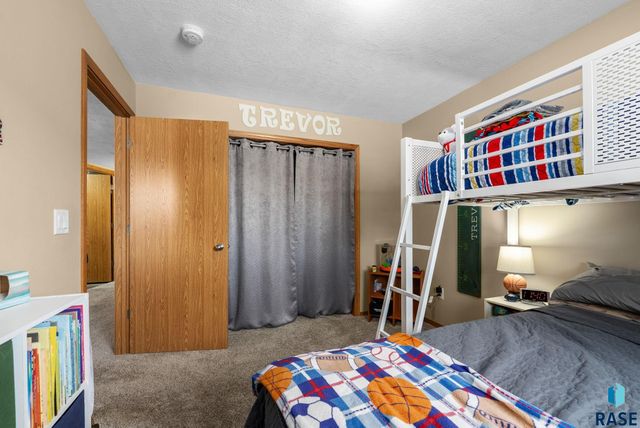 3904 W 93rd St Street, Sioux Falls, SD 57108