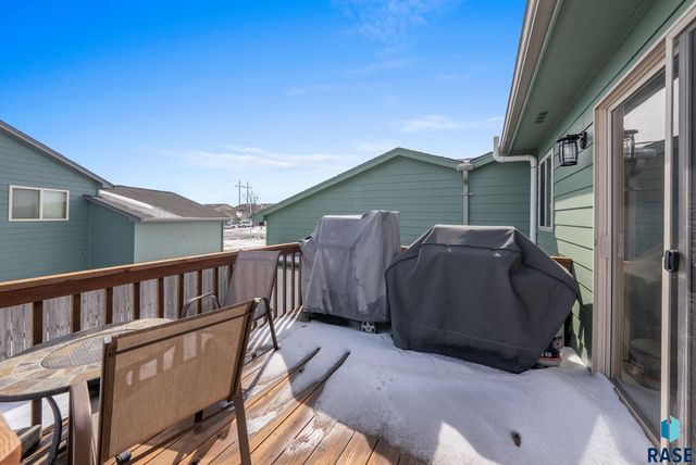 3904 W 93rd St Street, Sioux Falls, SD 57108