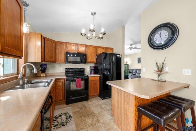 3904 W 93rd St Street, Sioux Falls, SD 57108