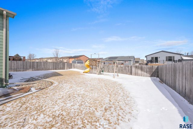 3904 W 93rd St Street, Sioux Falls, SD 57108