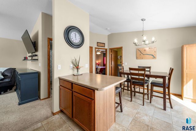 3904 W 93rd St Street, Sioux Falls, SD 57108