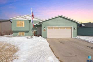 3904 W 93rd St Street, Sioux Falls, SD 57108