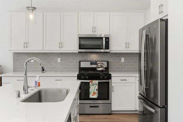 4247 Horvath 108, Corona, CA 92883