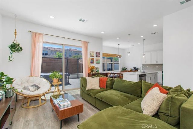 4247 Horvath 108, Corona, CA 92883