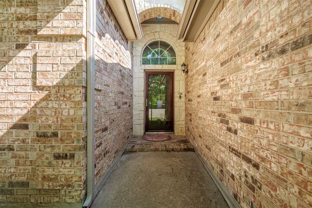 2641 Chadwick Drive, Fort Worth, TX 76131