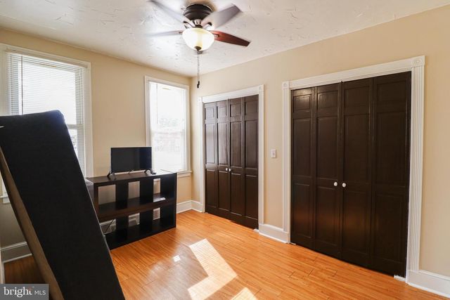 8 CARLISLE ST, New Oxford, PA 17350