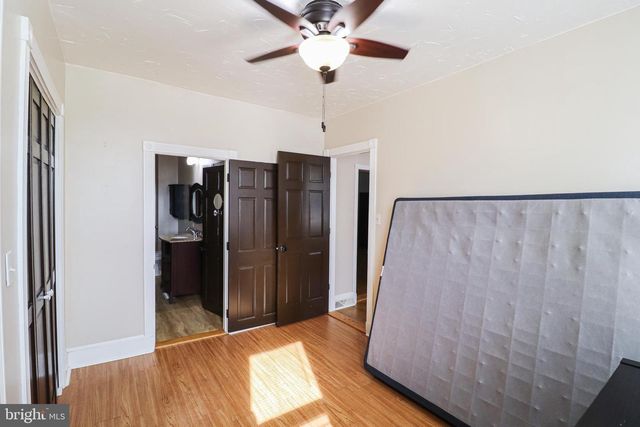 8 CARLISLE ST, New Oxford, PA 17350