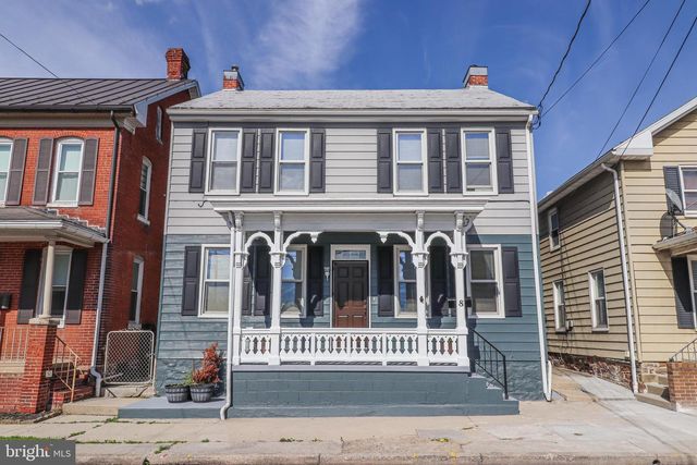 8 CARLISLE ST, New Oxford, PA 17350