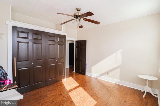 8 CARLISLE ST, New Oxford, PA 17350