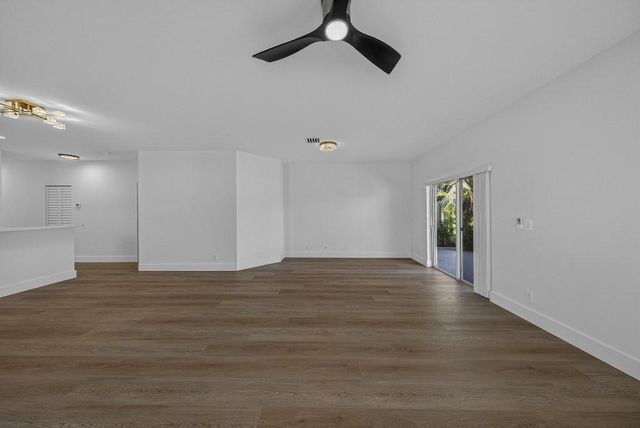 4243 SW 10th Court, Deerfield Beach, FL 33442