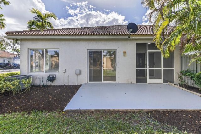 4243 SW 10th Court, Deerfield Beach, FL 33442