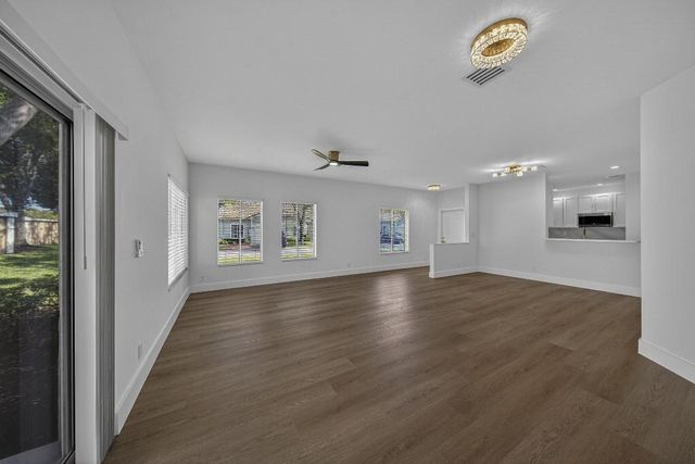 4243 SW 10th Court, Deerfield Beach, FL 33442