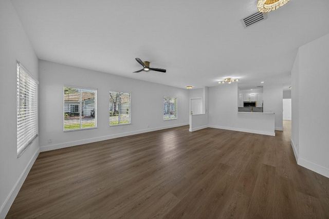 4243 SW 10th Court, Deerfield Beach, FL 33442