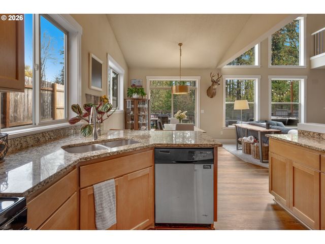 60240 WAPITI Dr, St Helens, OR 97051