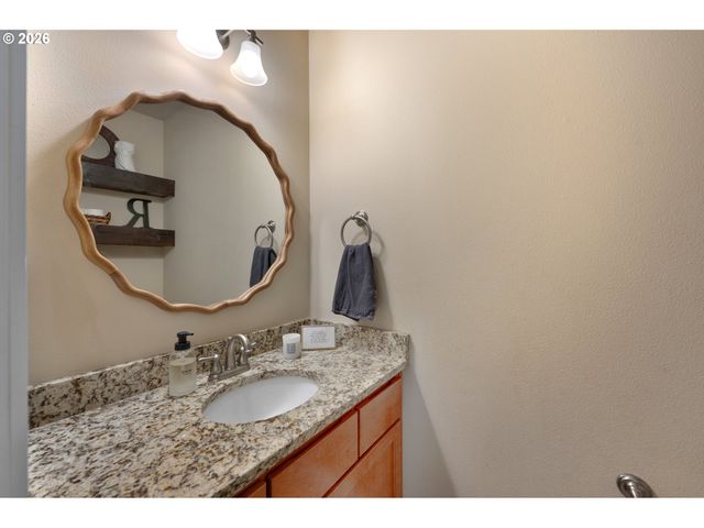 60240 WAPITI Dr, St Helens, OR 97051