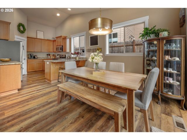 60240 WAPITI Dr, St Helens, OR 97051