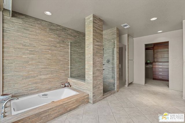 2863 Sundance Circle, Palm Springs, CA 92262