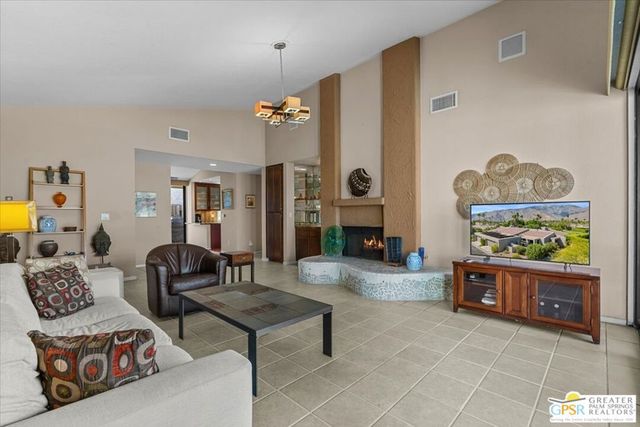 2863 Sundance Circle, Palm Springs, CA 92262