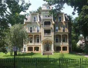 76 Crescent St 2, Northampton, MA 01060