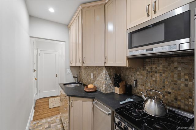 1273 North Avenue 1E/5, New Rochelle, NY 10804