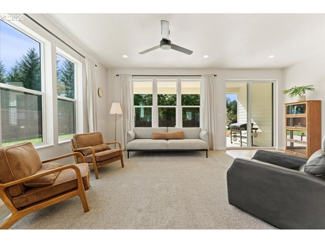 207 W OAK St, Yacolt, WA 98675