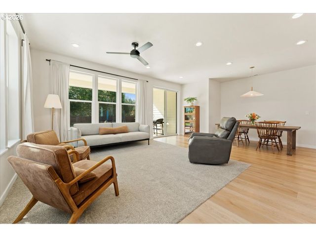 207 W OAK St, Yacolt, WA 98675