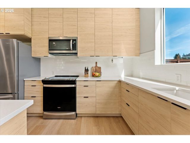 207 W OAK St, Yacolt, WA 98675