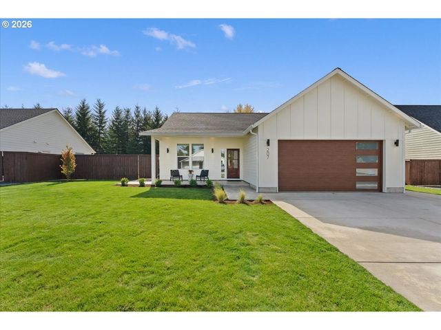207 W OAK St, Yacolt, WA 98675