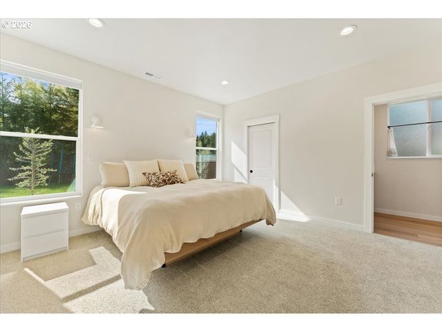 207 W OAK St, Yacolt, WA 98675