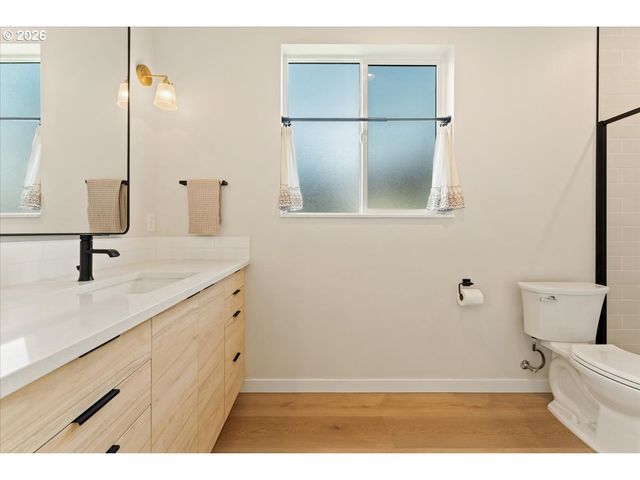 207 W OAK St, Yacolt, WA 98675