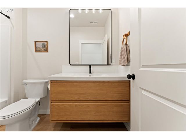 207 W OAK St, Yacolt, WA 98675