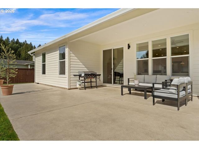 207 W OAK St, Yacolt, WA 98675