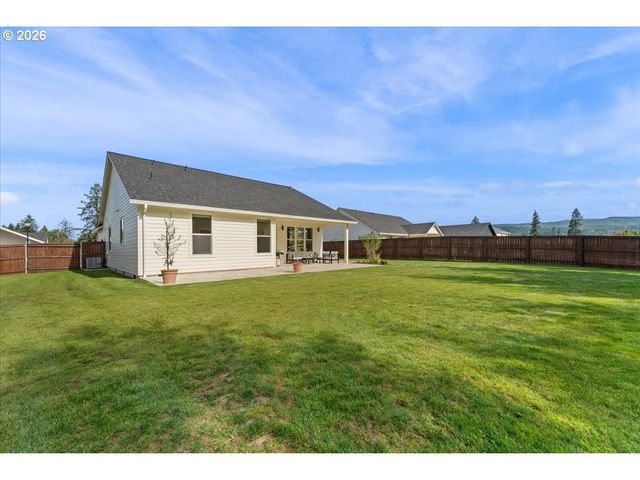 207 W OAK St, Yacolt, WA 98675