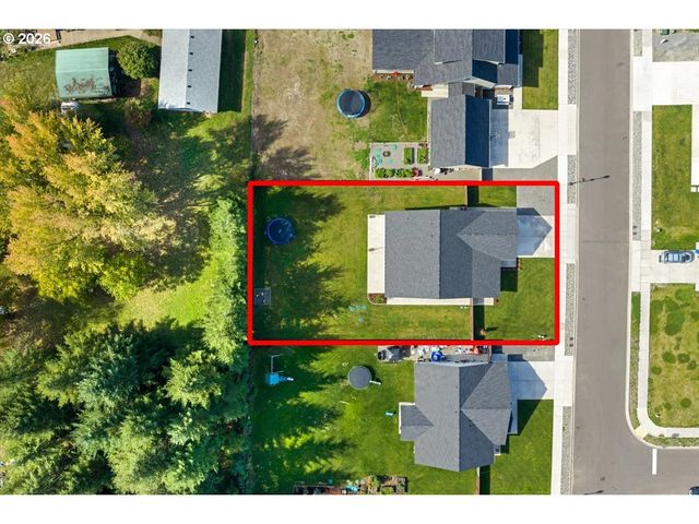 207 W OAK St, Yacolt, WA 98675
