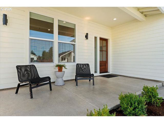 207 W OAK St, Yacolt, WA 98675