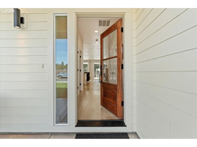 207 W OAK St, Yacolt, WA 98675