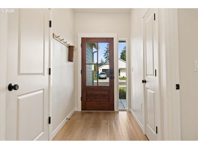207 W OAK St, Yacolt, WA 98675