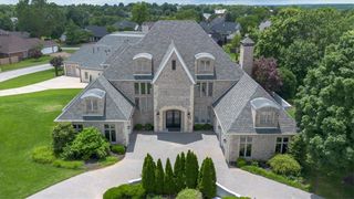 1 W Colonial Drive, Rogers, AR 72758