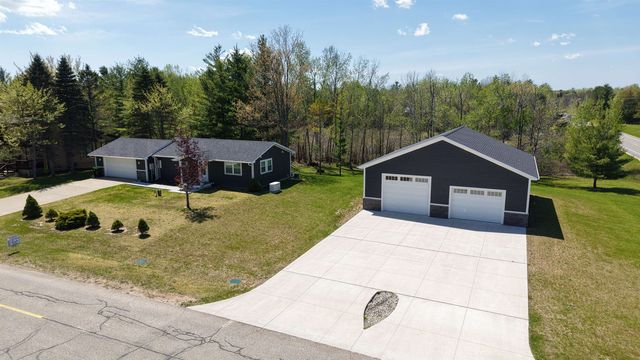 1990 Huntington Circle, Gladwin, MI 48624