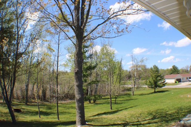 1990 Huntington Circle, Gladwin, MI 48624